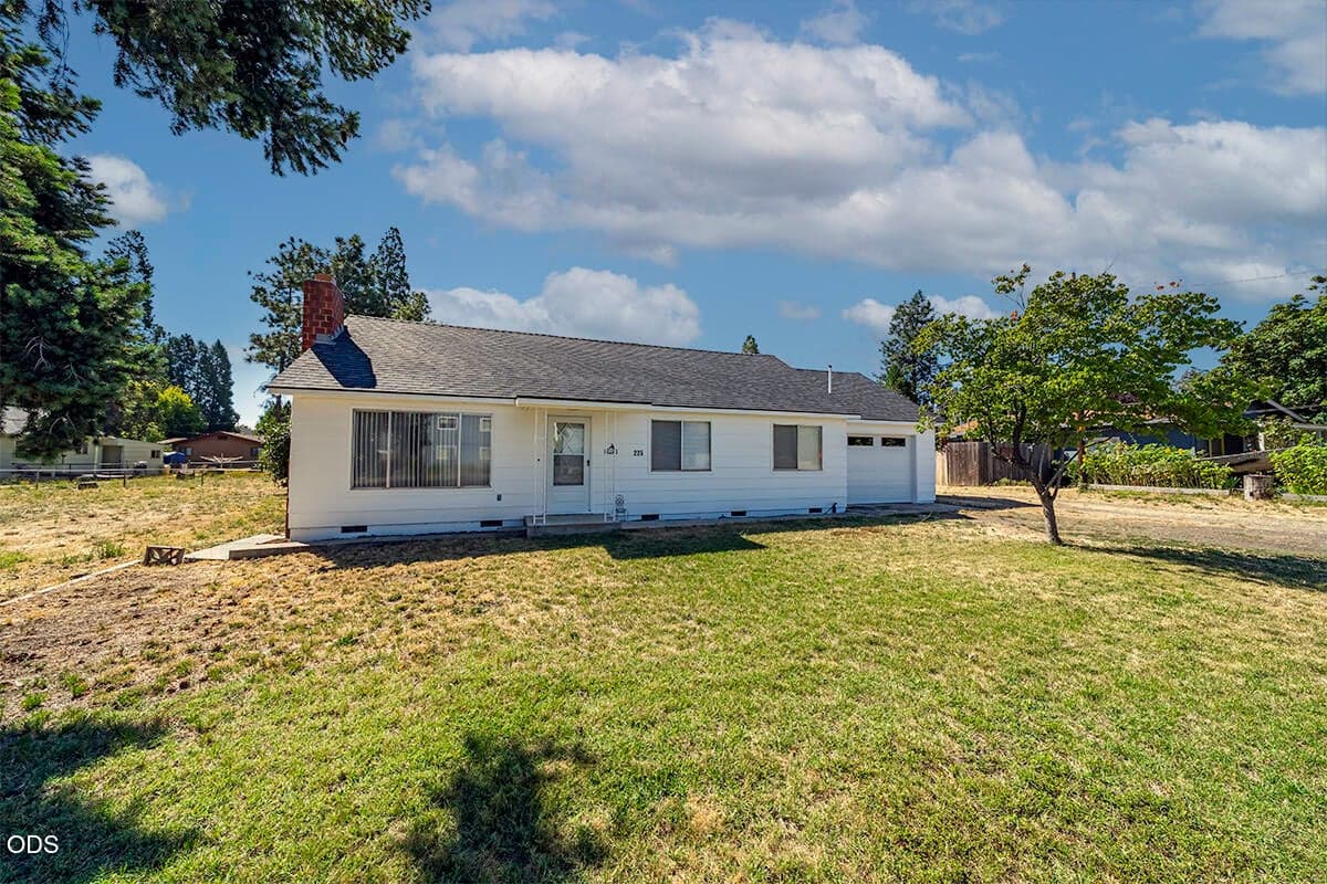 Photo of 225 Cheryl Lane 4 of 51