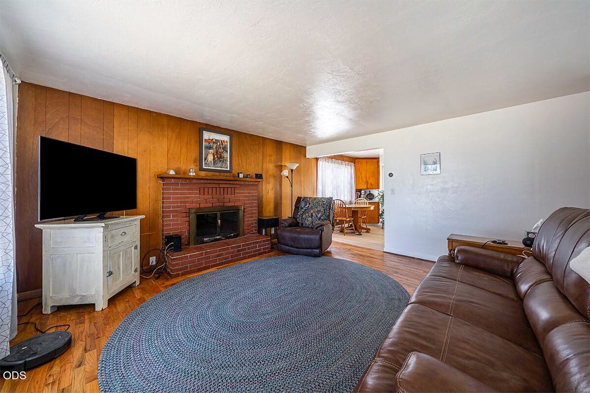 Photo of 225 Cheryl Lane 5 of 51