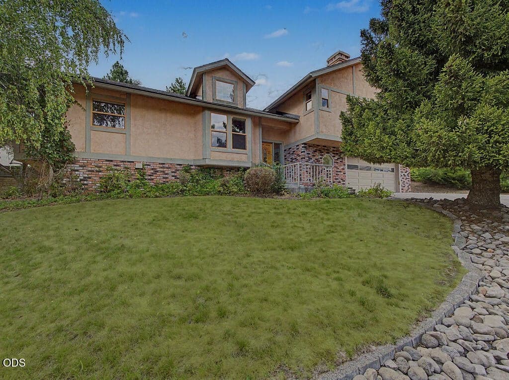 Photo of 248 Mountain View Boulevard 1 of 28