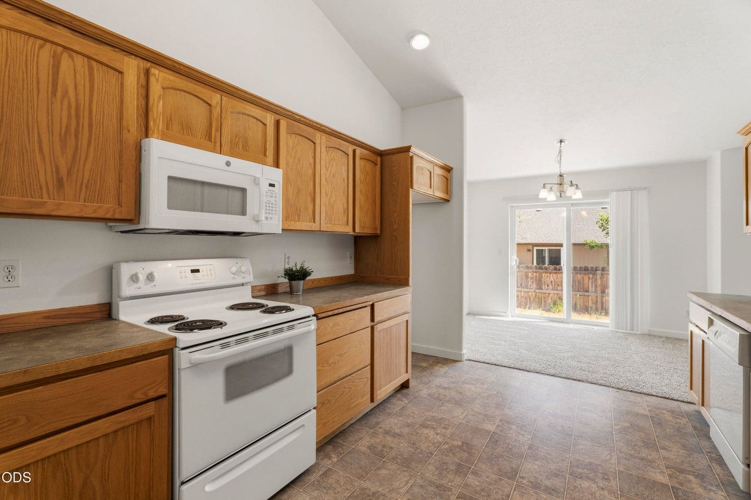 Photo of 1950 SW 36th Street 8 of 29