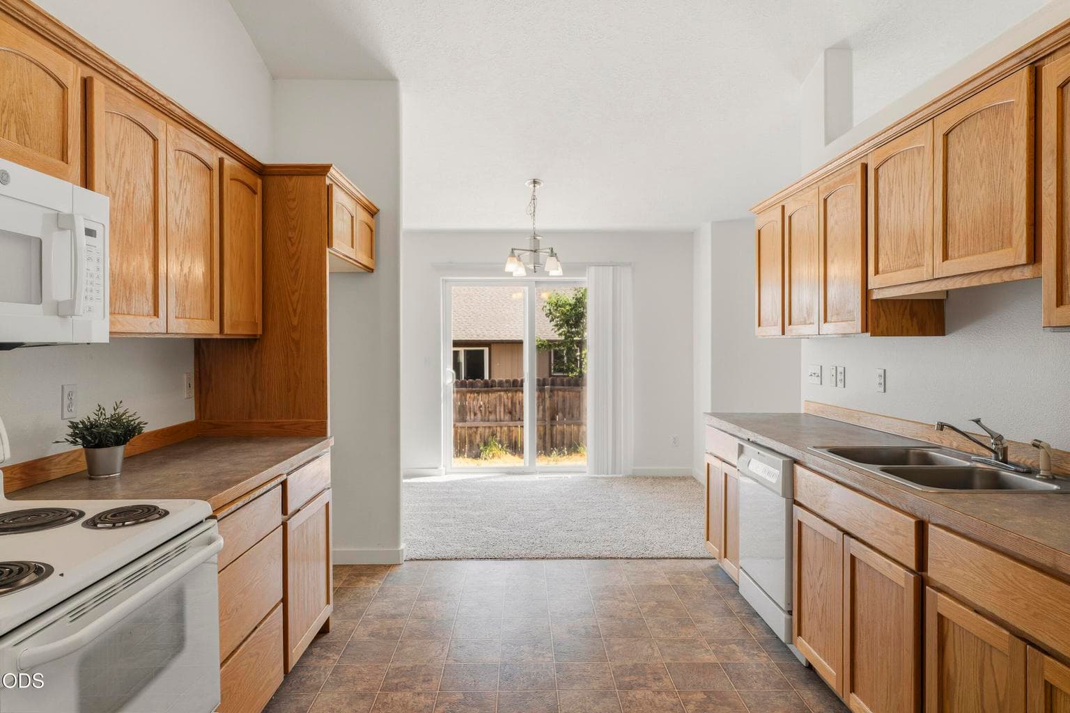 Photo of 1950 SW 36th Street 9 of 29