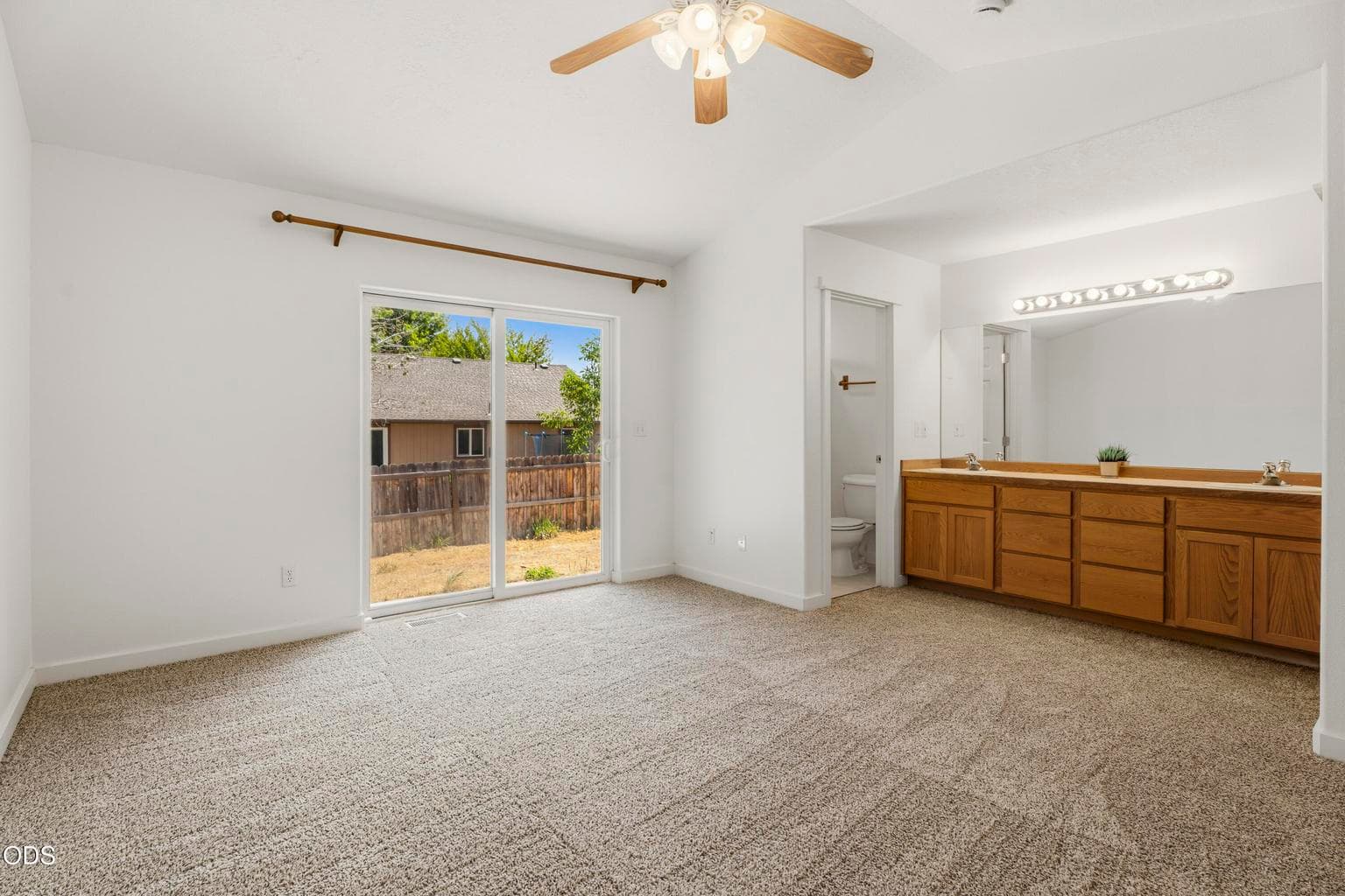 Photo of 1950 SW 36th Street 16 of 29