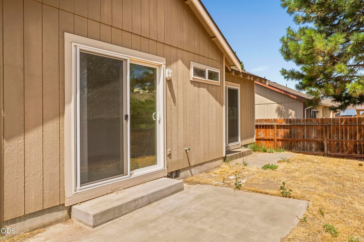 Photo of 1950 SW 36th Street 25 of 29
