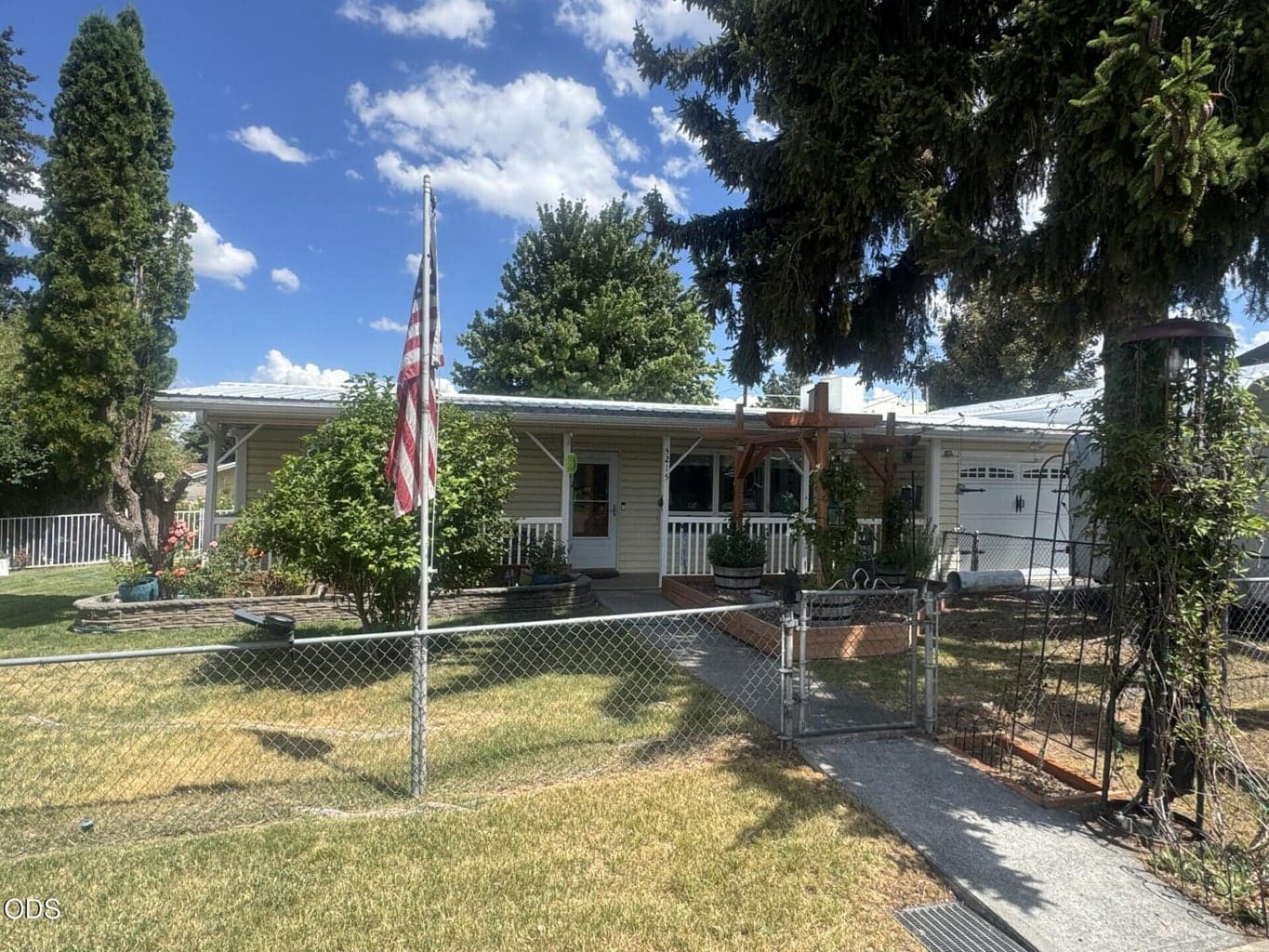 Photo of 5215 Summit Street 1 of 26