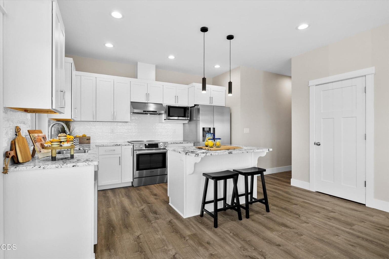 Photo of 3525 SW Hillcrest Court 15 of 59