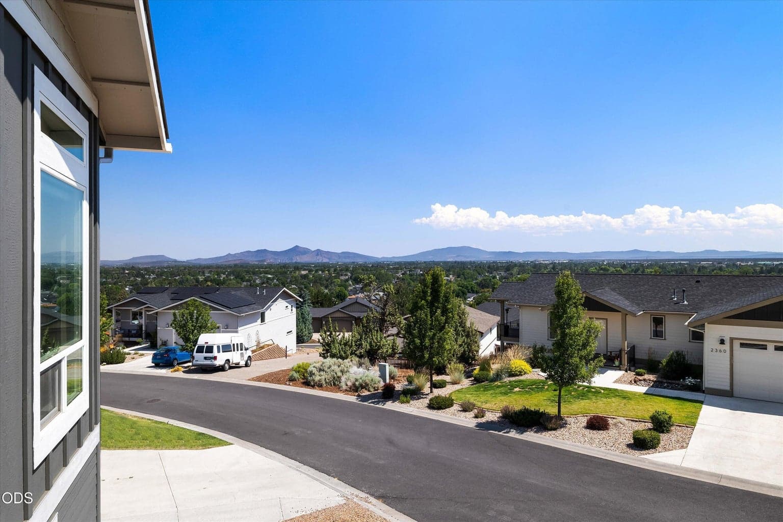 Photo of 3525 SW Hillcrest Court 8 of 59
