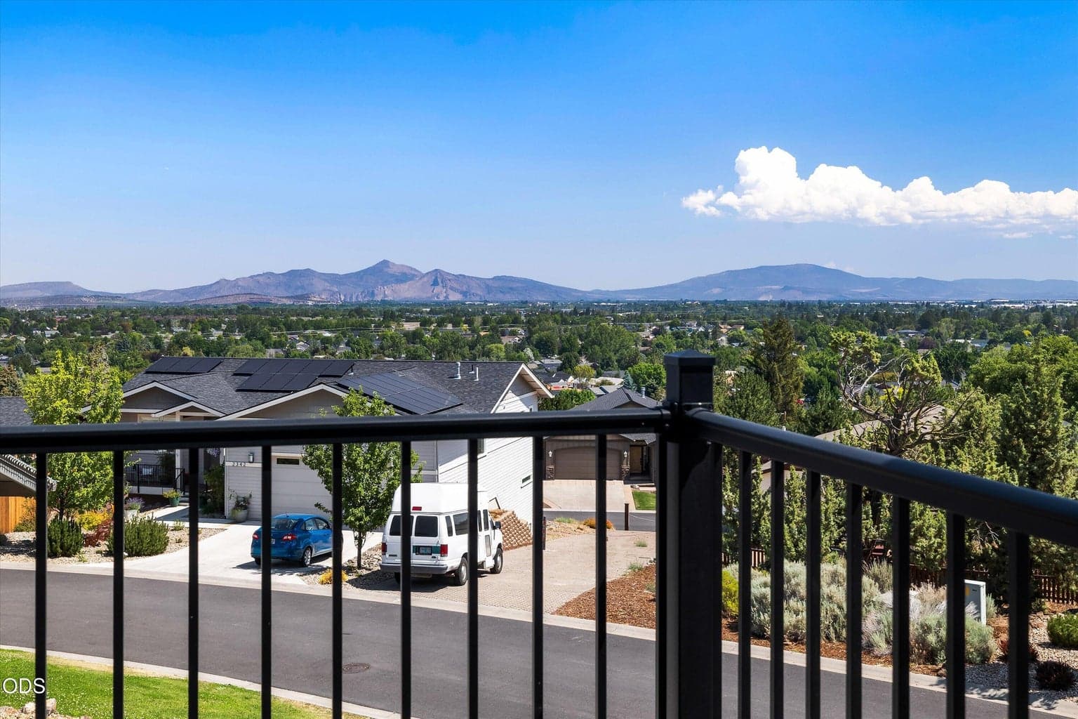 Photo of 3525 SW Hillcrest Court 9 of 59