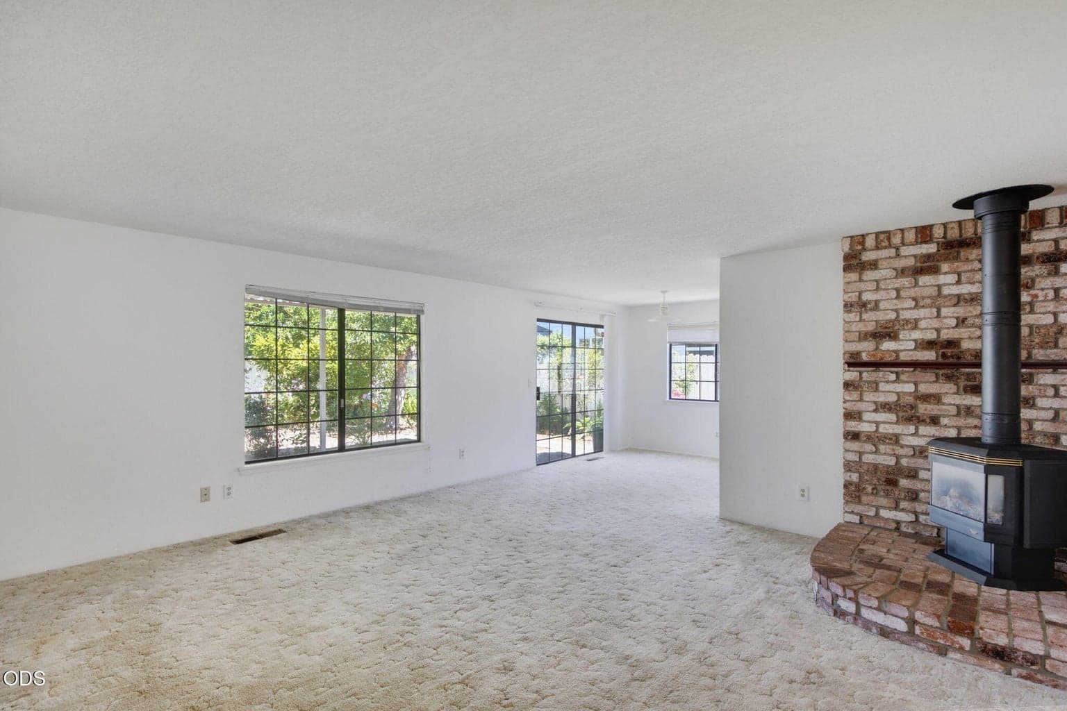 Photo of 107 Walnut Drive 5 of 30
