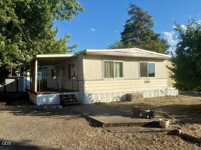 Photo of 939 Valley View Road 1 of 4