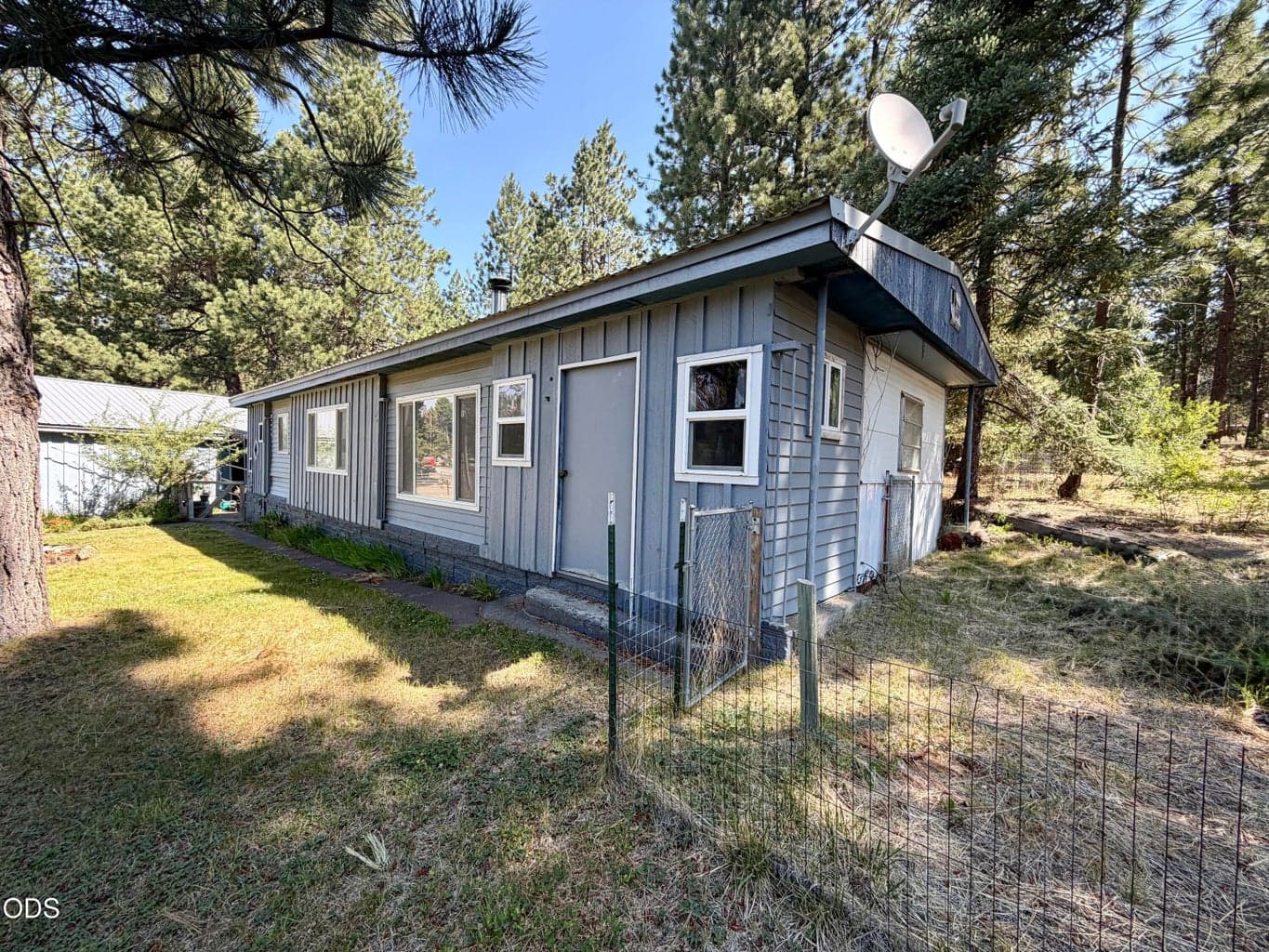 Photo of 433 Potter Street 3 of 12