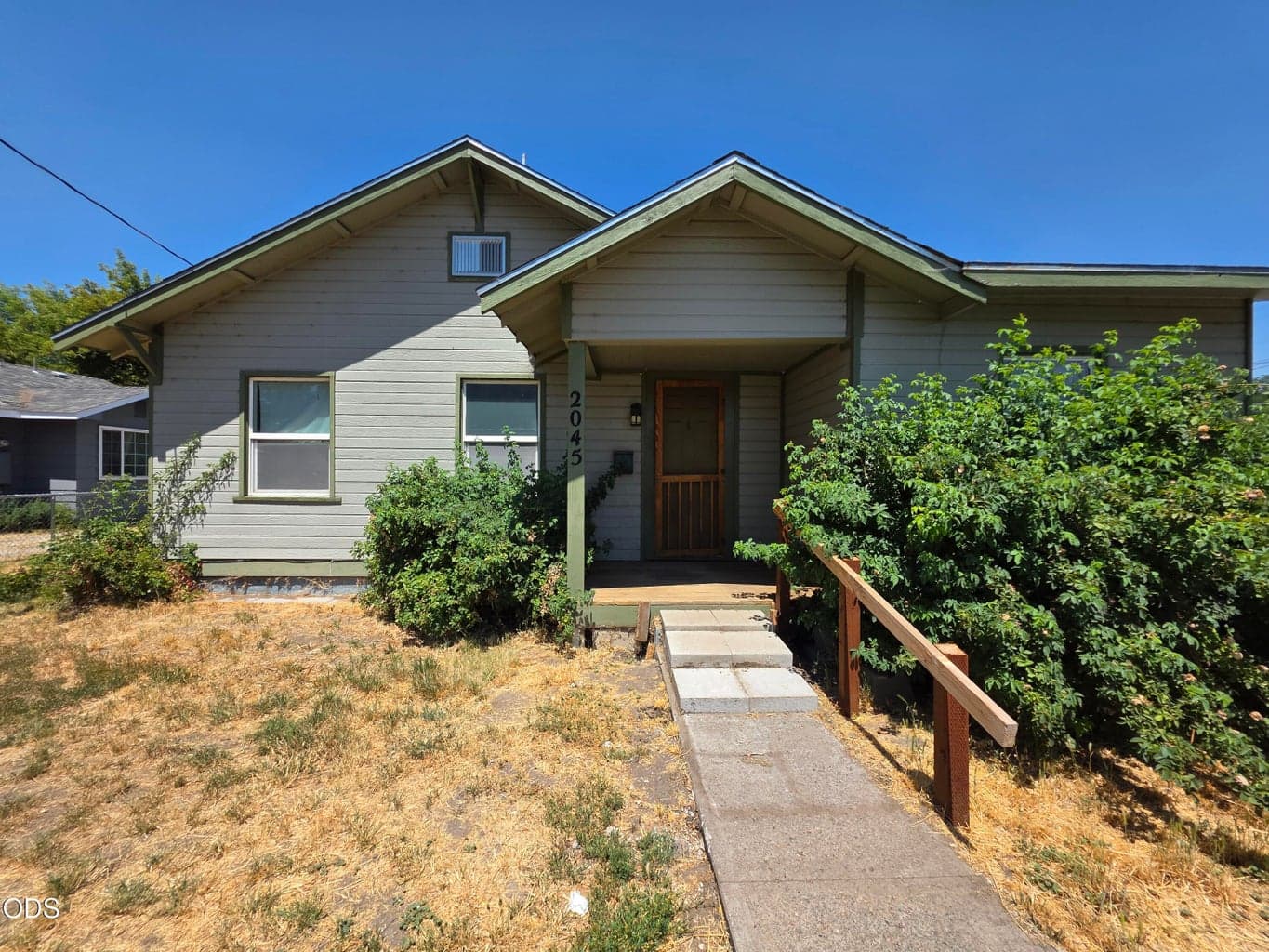 Photo of 2045 Garden Avenue 1 of 6
