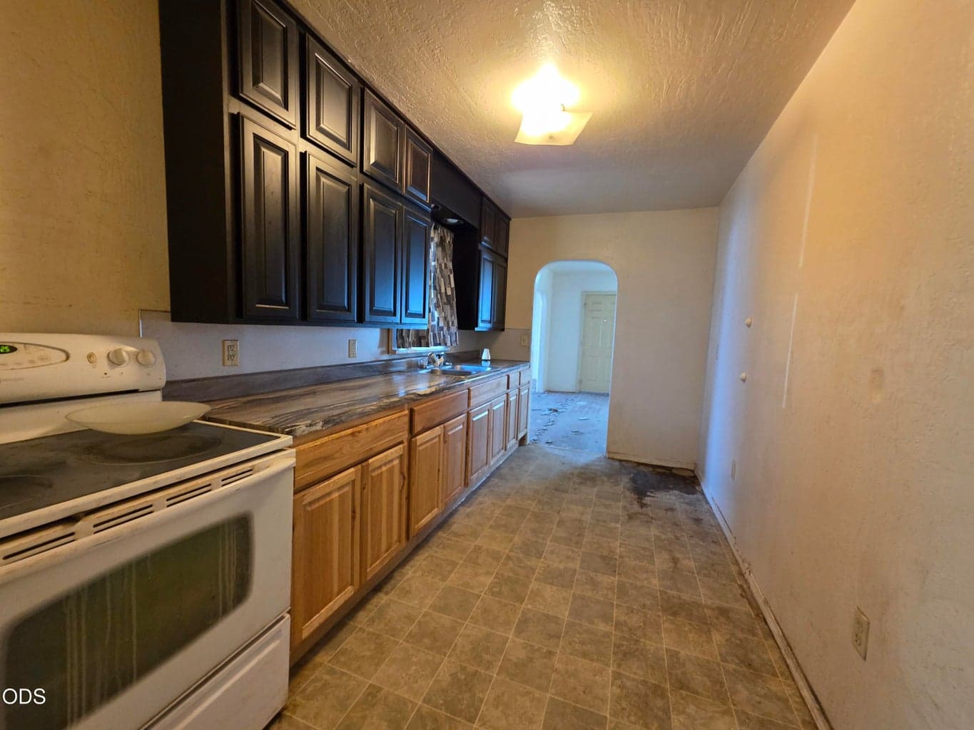 Photo of 2045 Garden Avenue 3 of 6