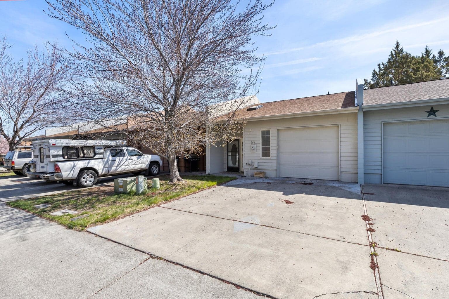 Photo of 986 Centennial Street 2 of 23