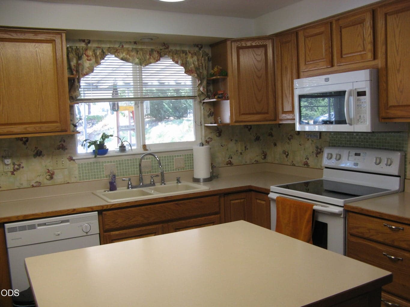 Photo of 720 Brookside Circle 5 of 27