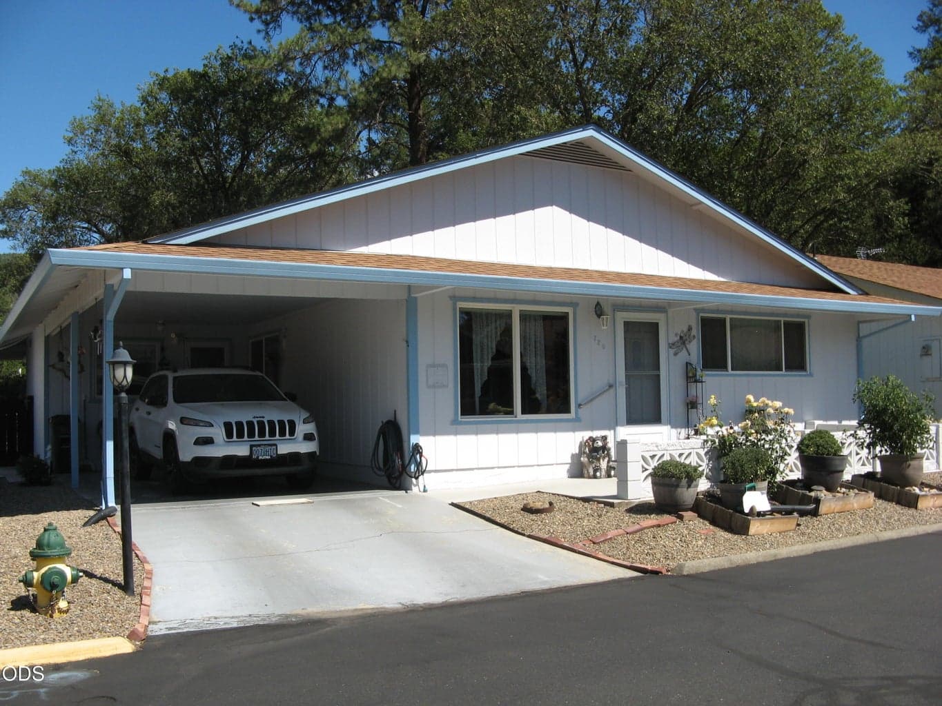 Photo of 720 Brookside Circle 2 of 27