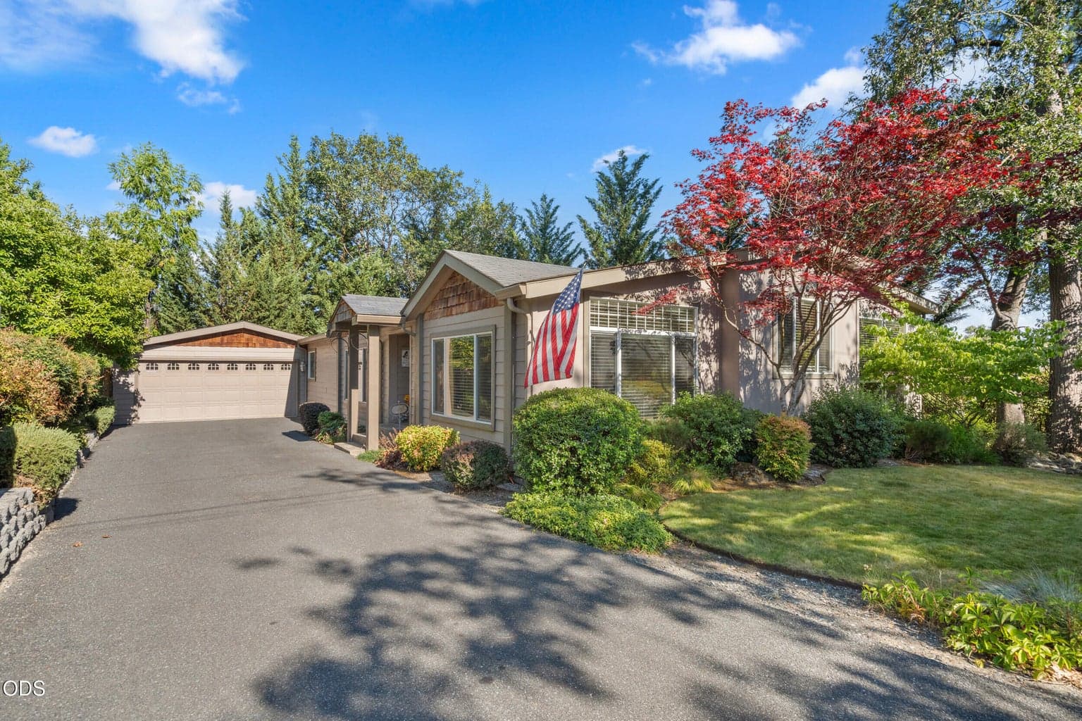 Photo of 1811 Eunice Avenue 1 of 39