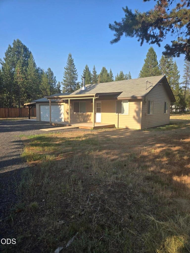 Photo of 52460 Pine Drive 5 of 16