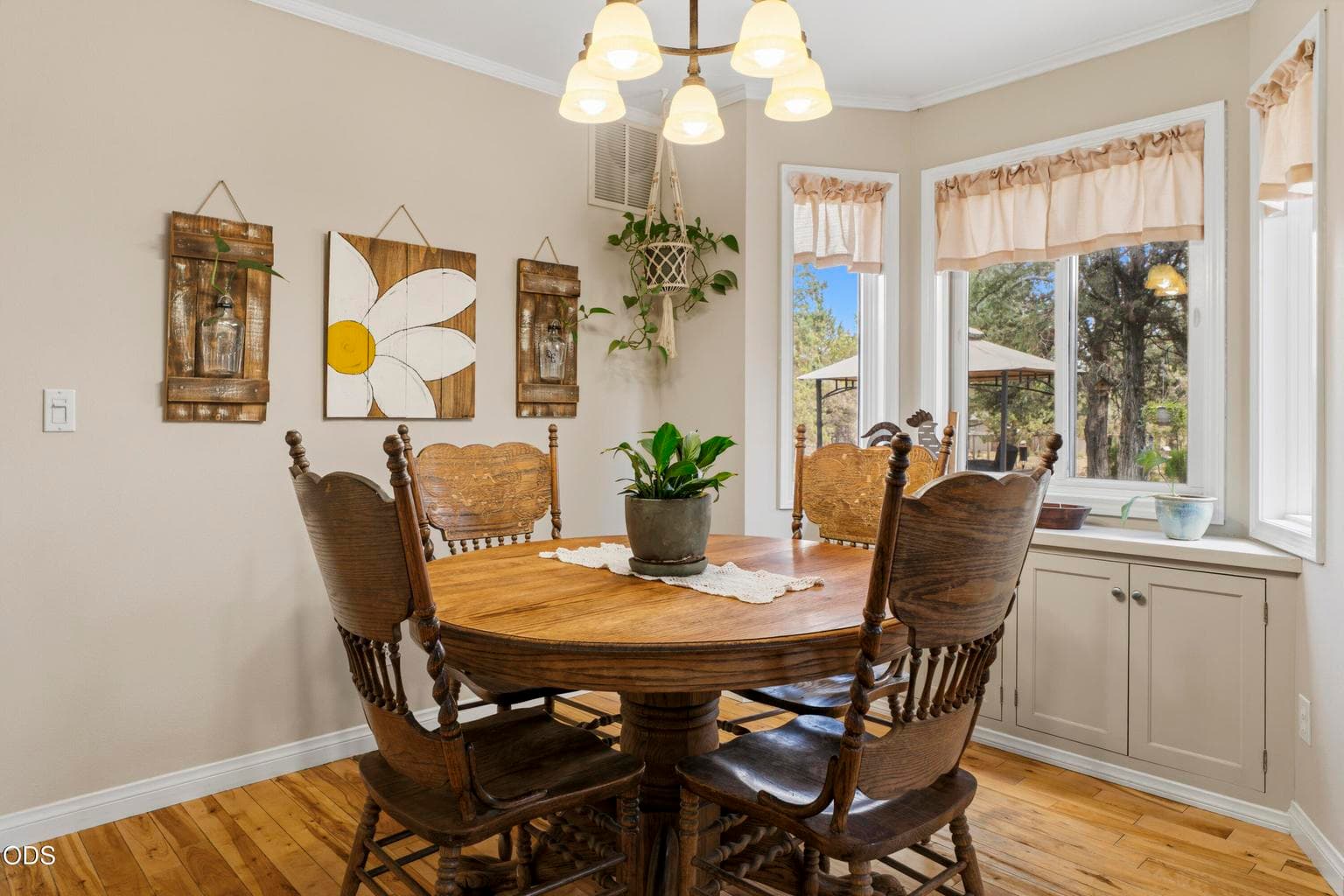 Photo of 17760 Edmundson Road 11 of 70
