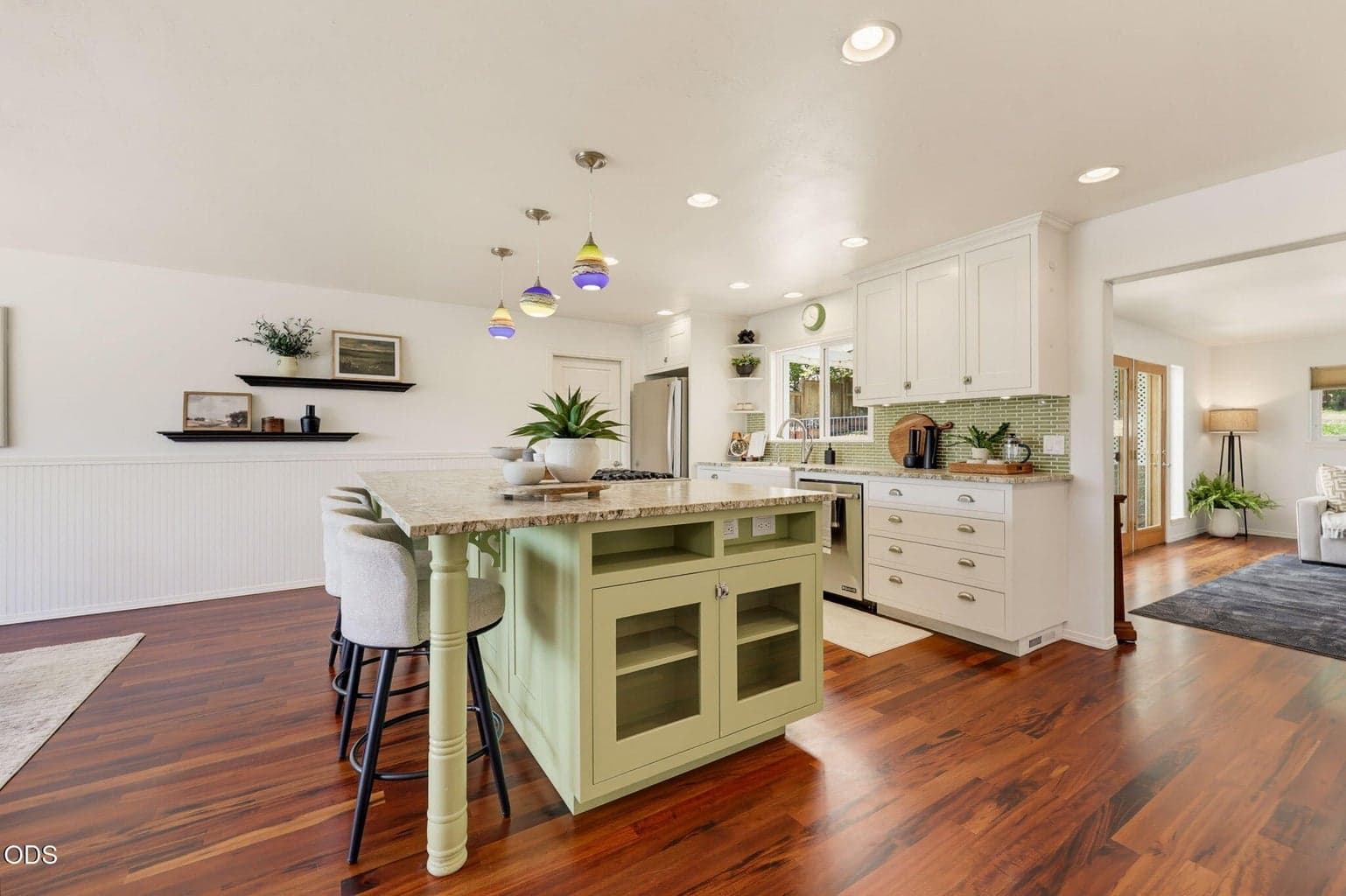 Photo of 591 Chestnut Street 5 of 40