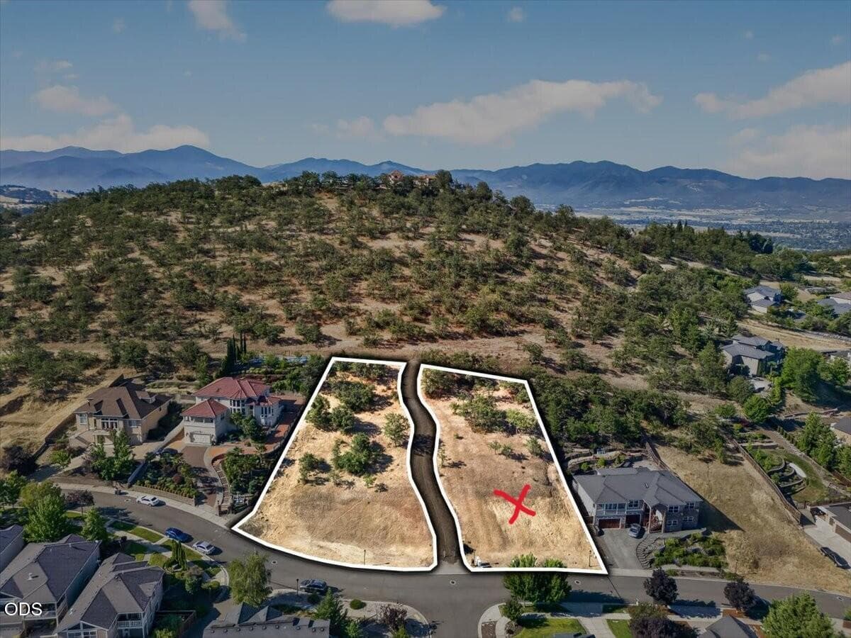Photo of 4646 Hathaway Drive 1 of 13