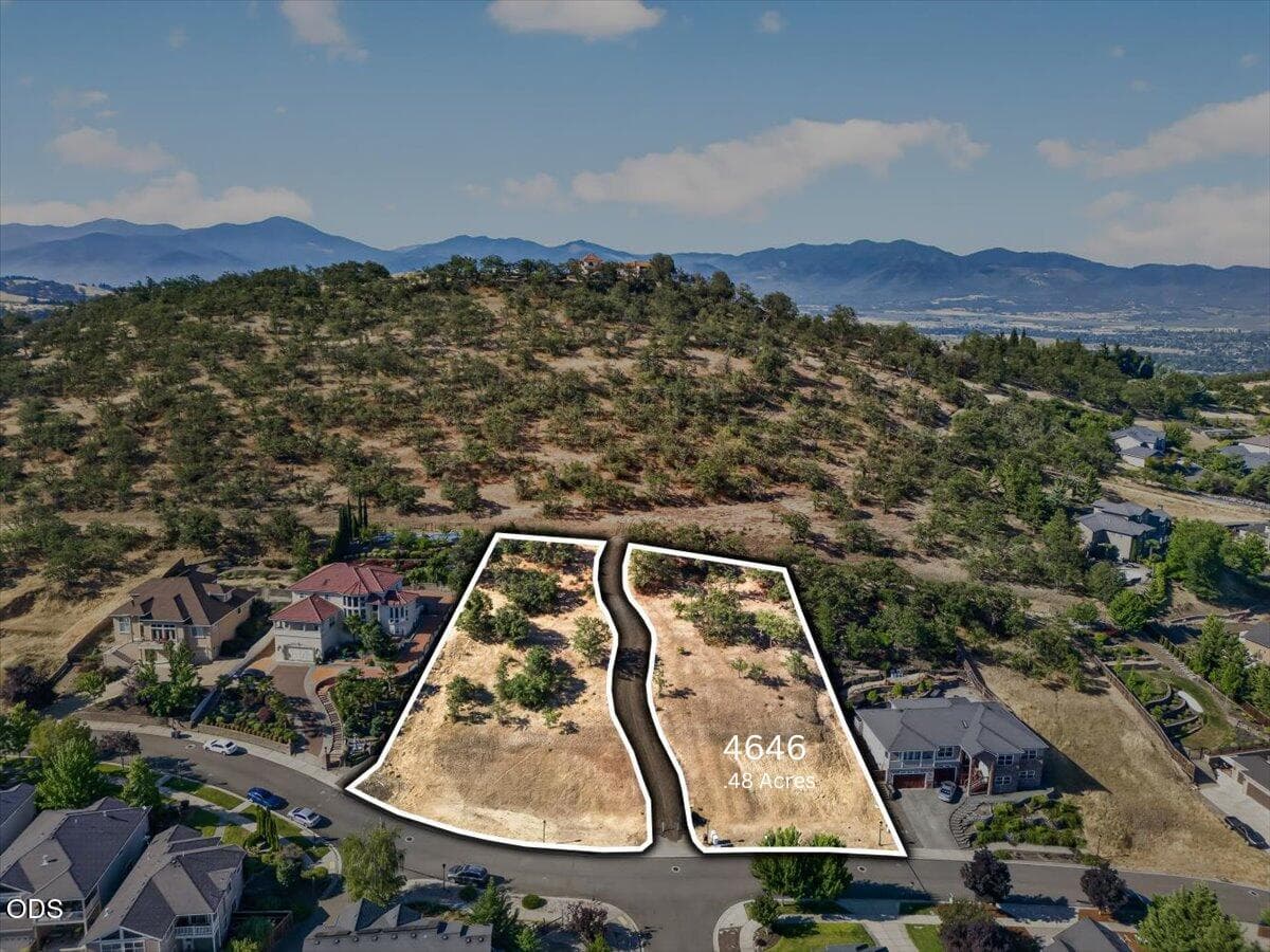 Photo of 4646 Hathaway Drive 2 of 13