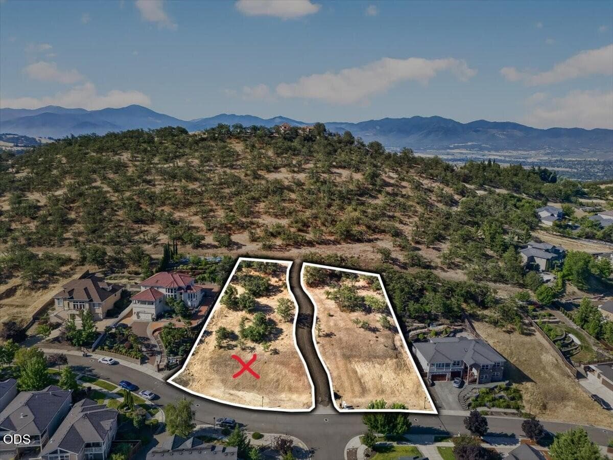 Photo of 4662 Hathaway Drive 1 of 17
