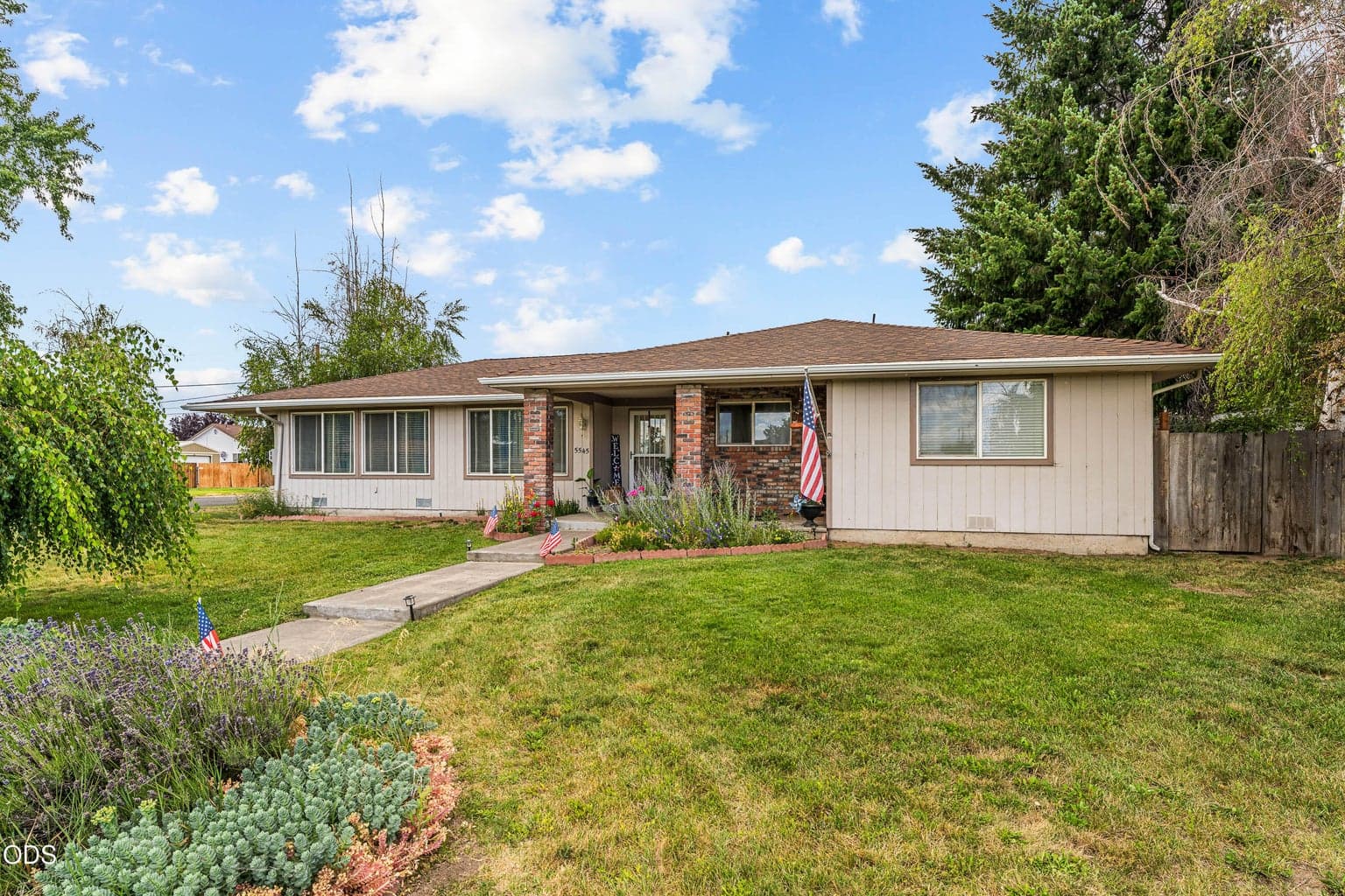 Photo of 5545 Sylvia Avenue 1 of 35