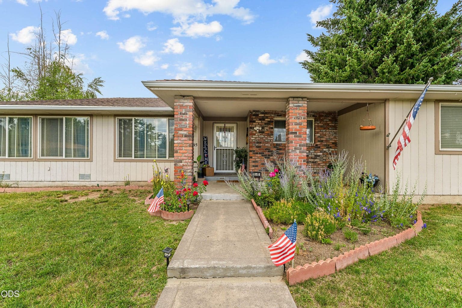 Photo of 5545 Sylvia Avenue 2 of 35