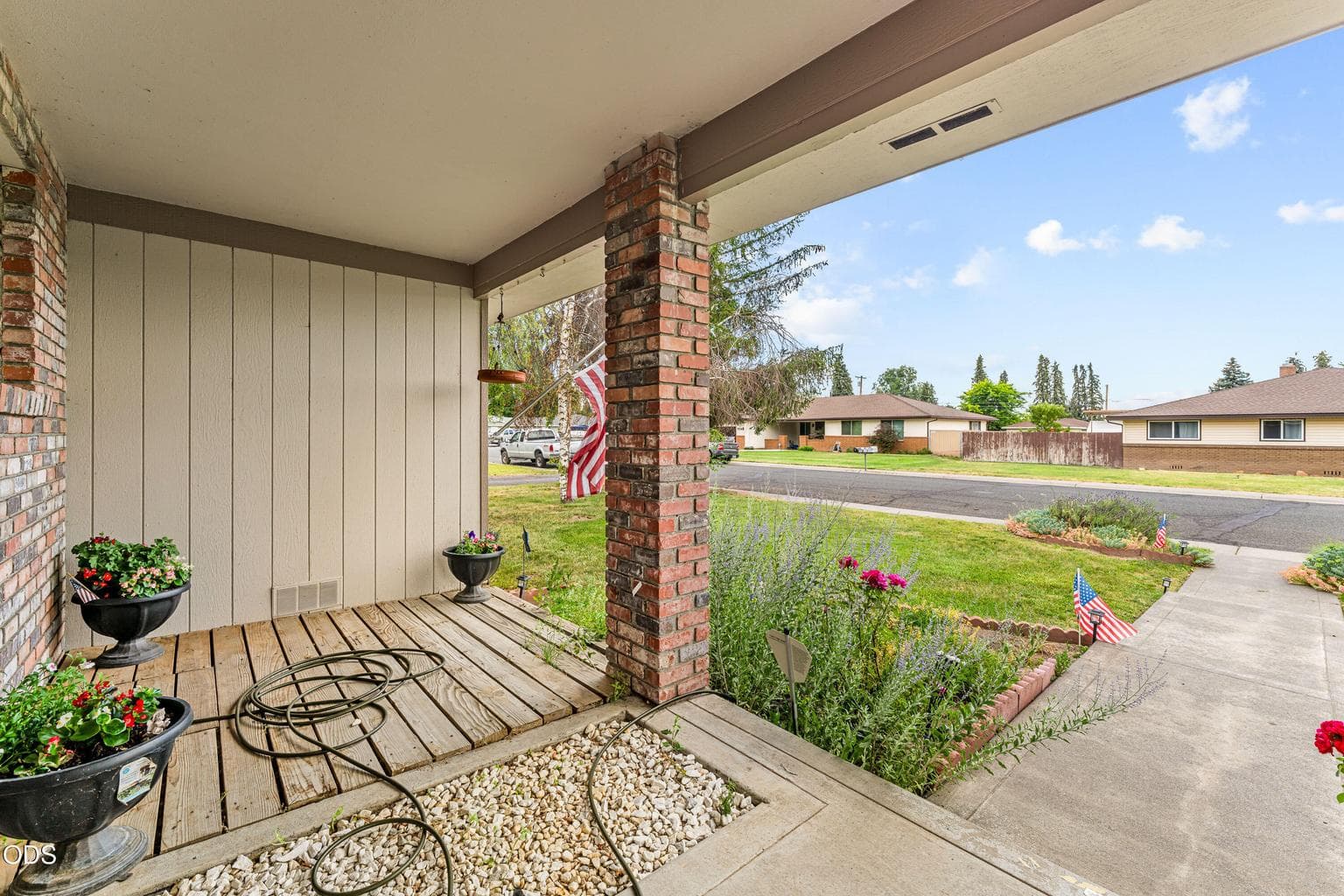 Photo of 5545 Sylvia Avenue 3 of 35
