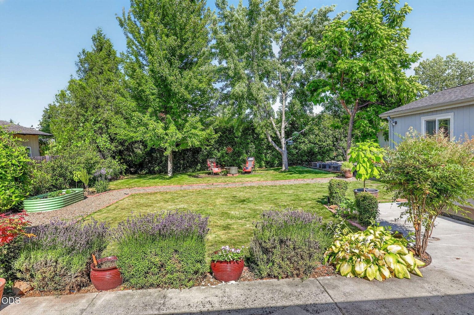 Photo of 2680 Elliott Avenue 3 of 36