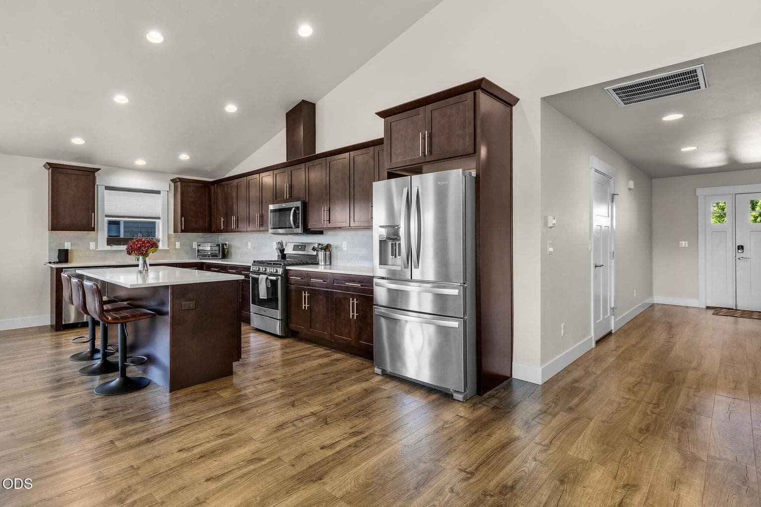 Photo of 680 NE Trestle Street 7 of 42