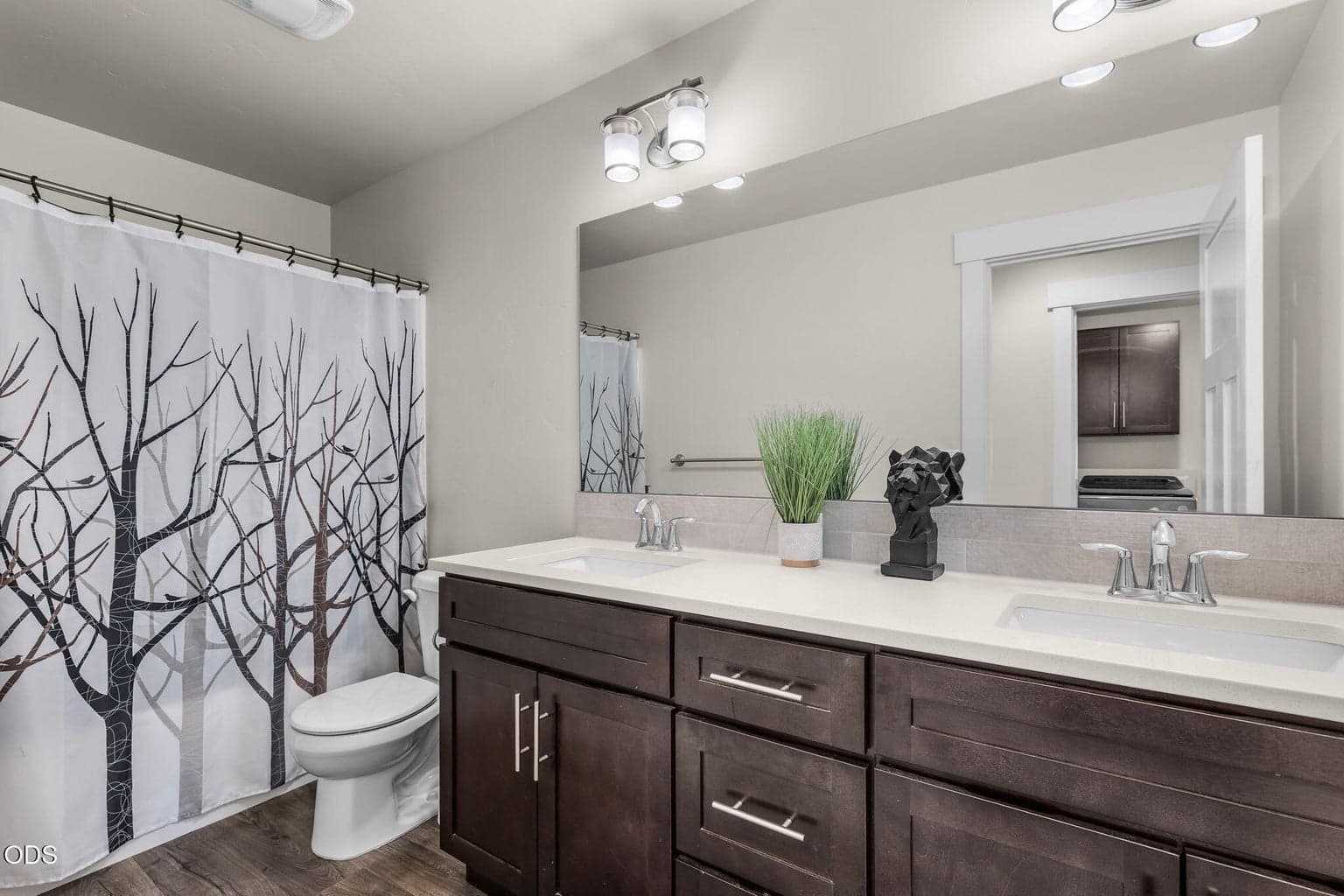 Photo of 680 NE Trestle Street 32 of 42