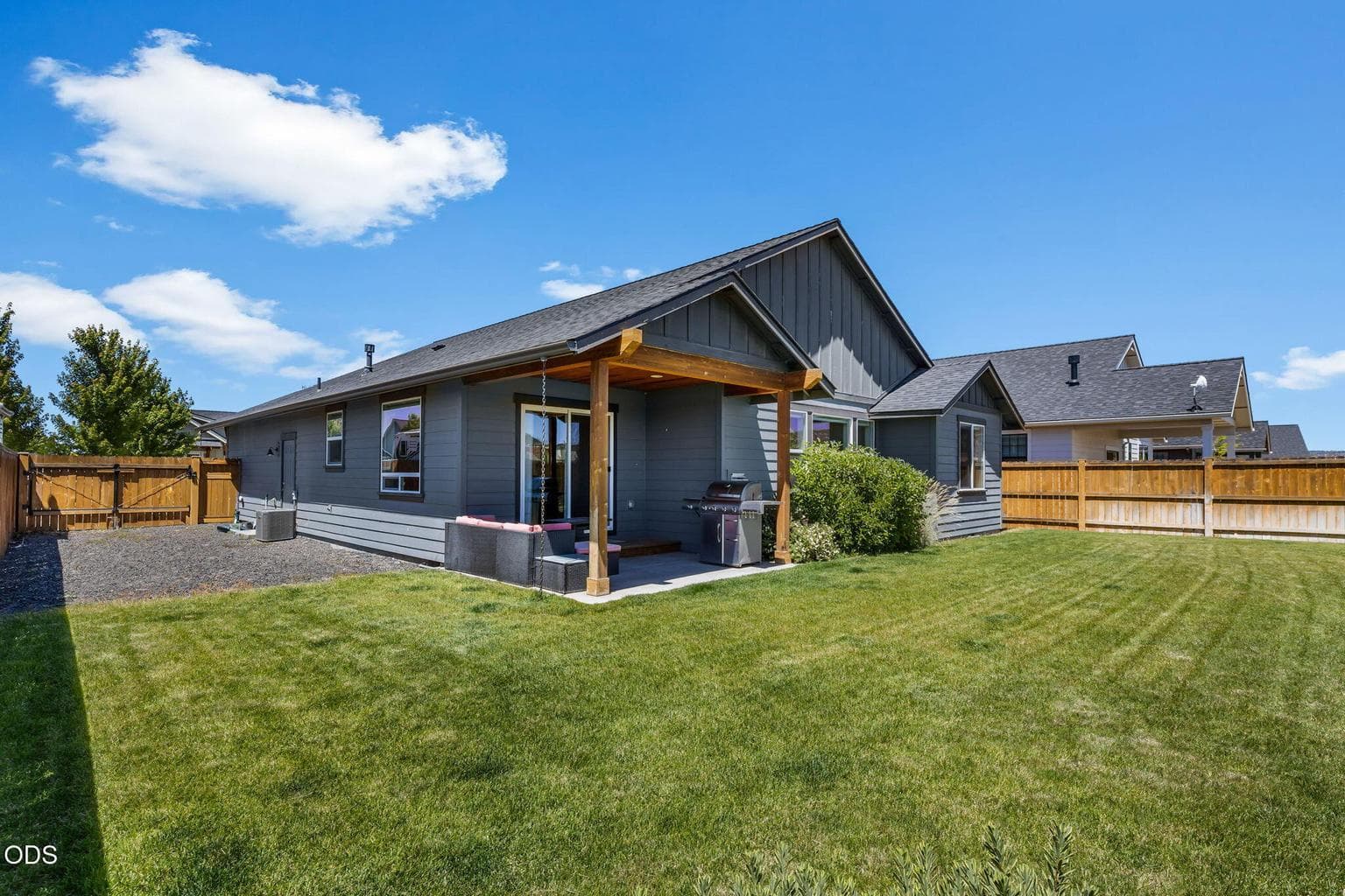 Photo of 680 NE Trestle Street 33 of 42