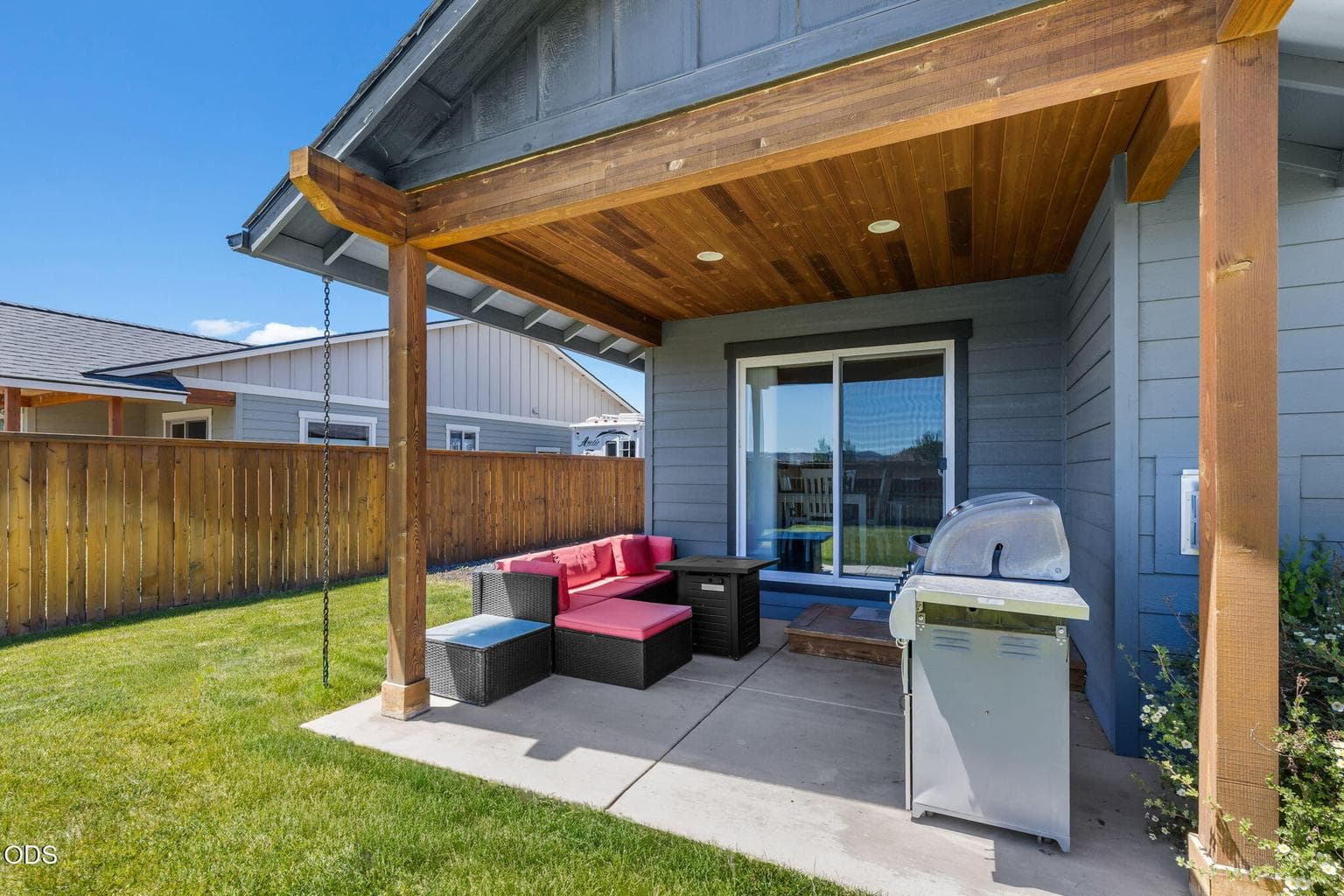 Photo of 680 NE Trestle Street 41 of 42