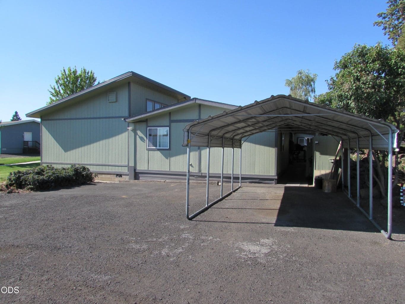 Photo of 2633 Obsidian Avenue 3 of 27