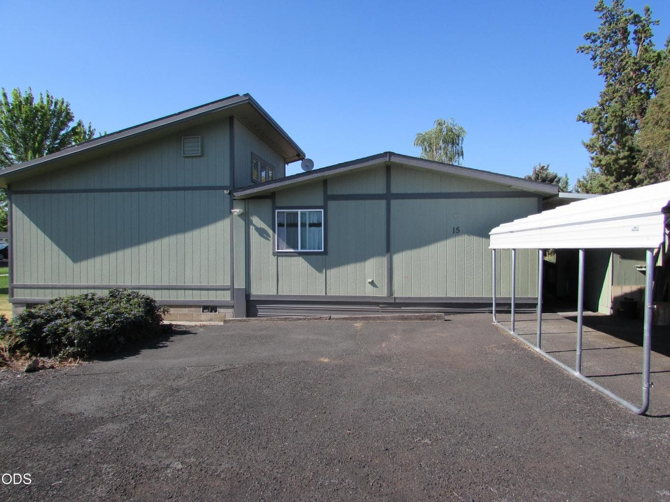 Photo of 2633 Obsidian Avenue 4 of 27