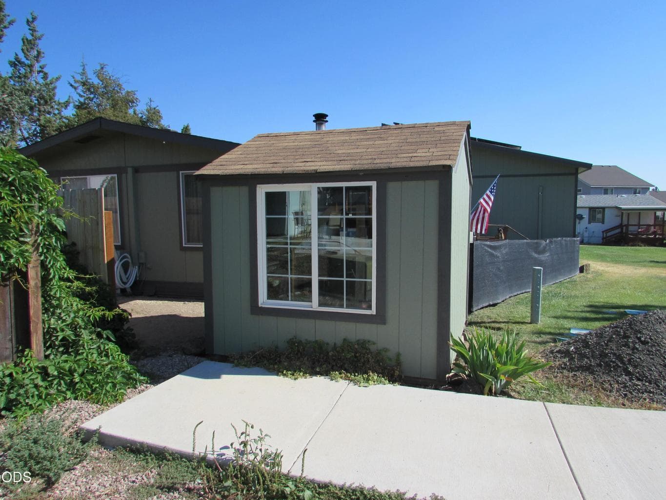 Photo of 2633 SW Obsidian Avenue 6 of 27