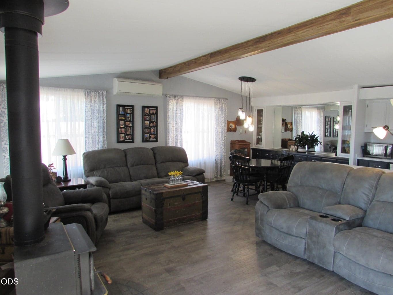 Photo of 2633 SW Obsidian Avenue 11 of 27