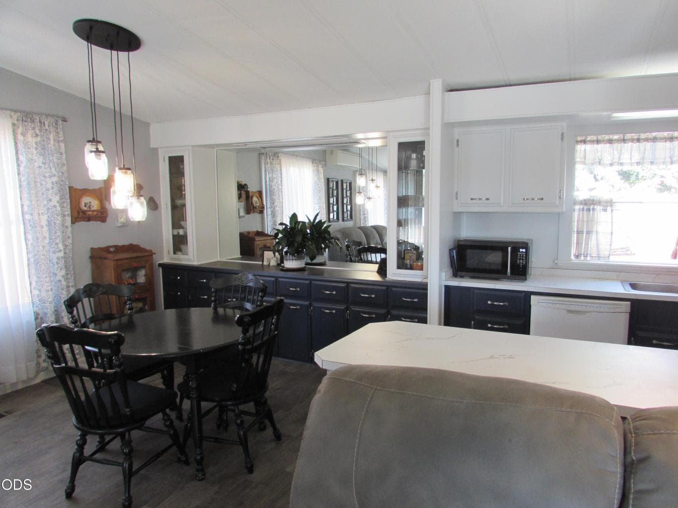 Photo of 2633 SW Obsidian Avenue 12 of 27