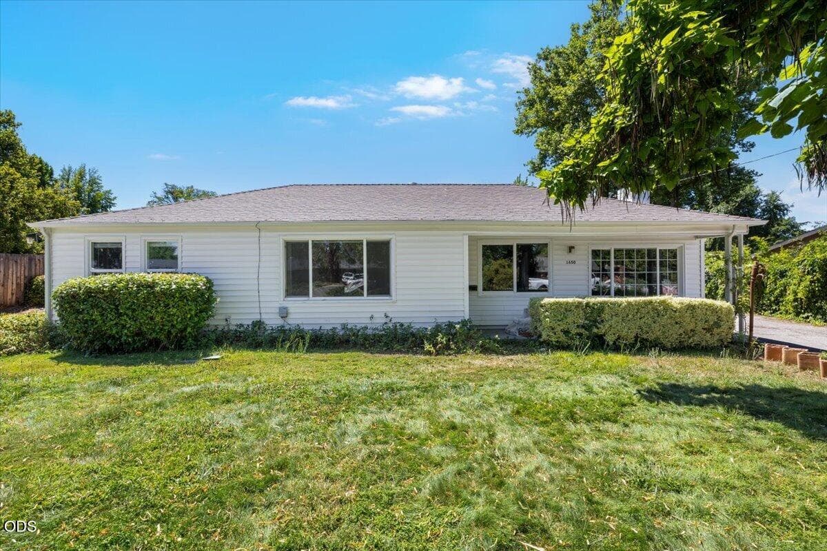 Photo of 1650 Grand Avenue 2 of 22