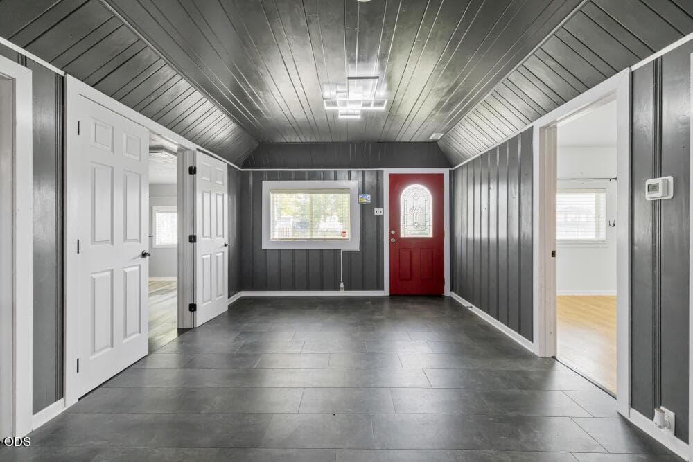 Front Entrance/ Dinning Room