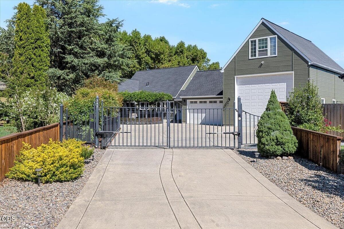 Photo of 345 Meadow Lark Way 1 of 42