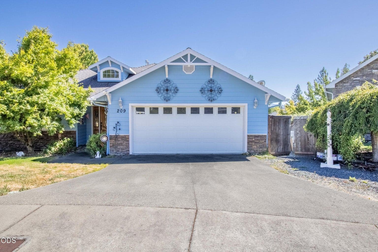 Photo of 209 Stone Fly Court 1 of 37