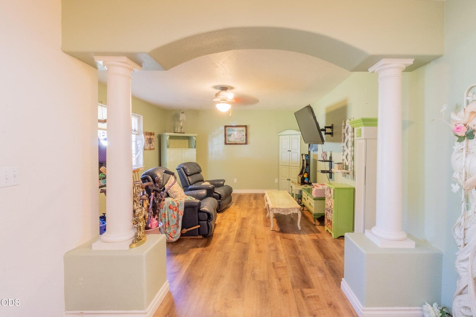 Photo of 209 Stone Fly Court 5 of 37