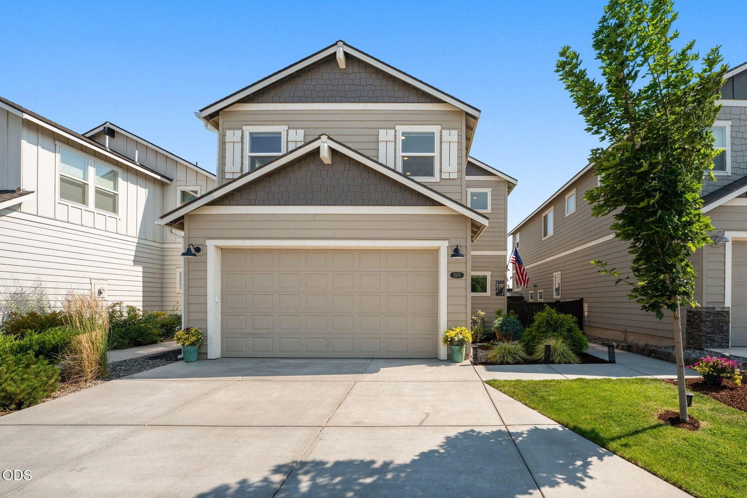Photo of 2570 Spruce Place 3 of 42