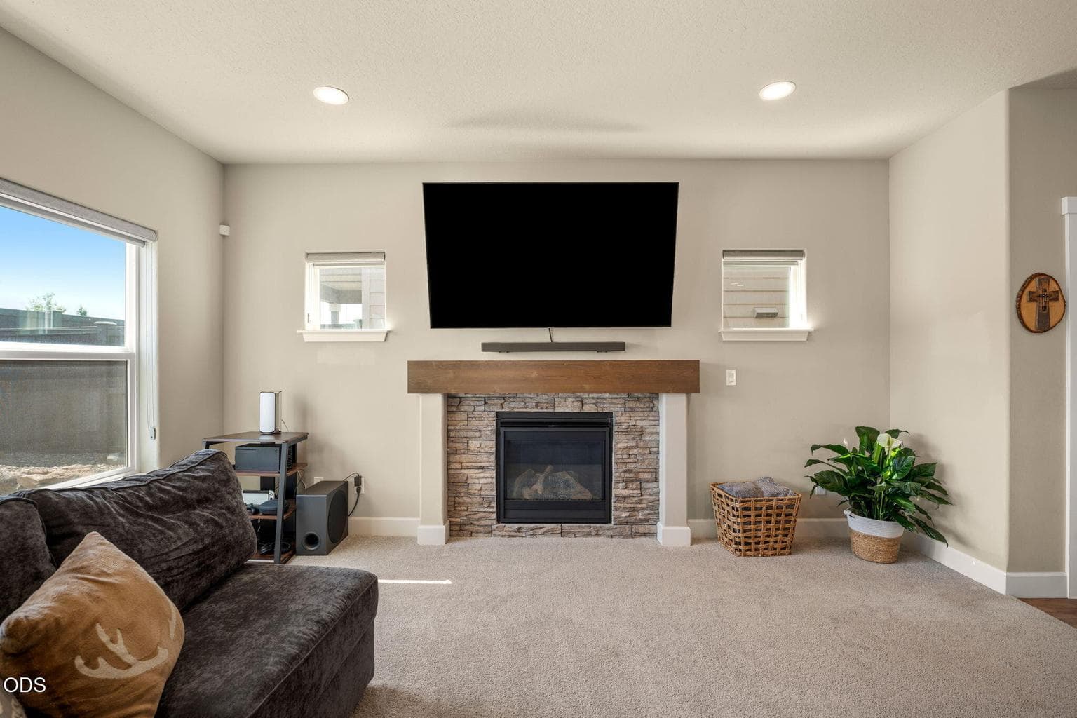Photo of 2570 NW Spruce Place 8 of 42