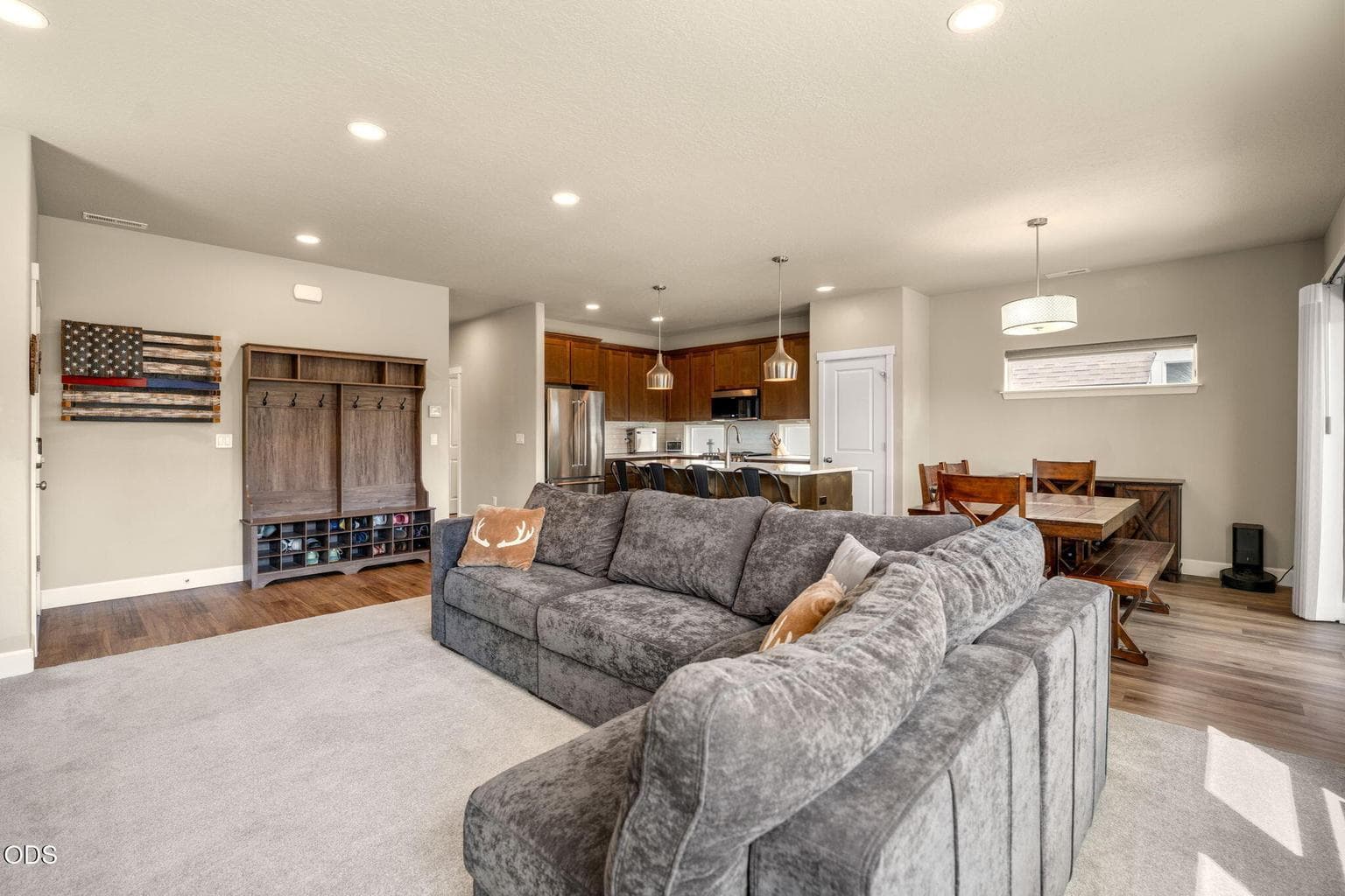 Photo of 2570 NW Spruce Place 10 of 42
