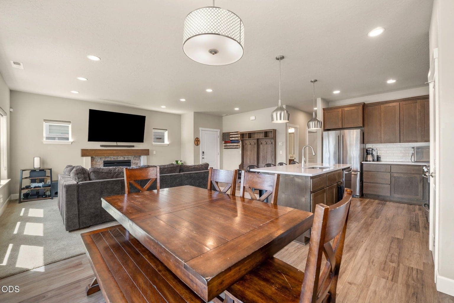 Photo of 2570 NW Spruce Place 11 of 42