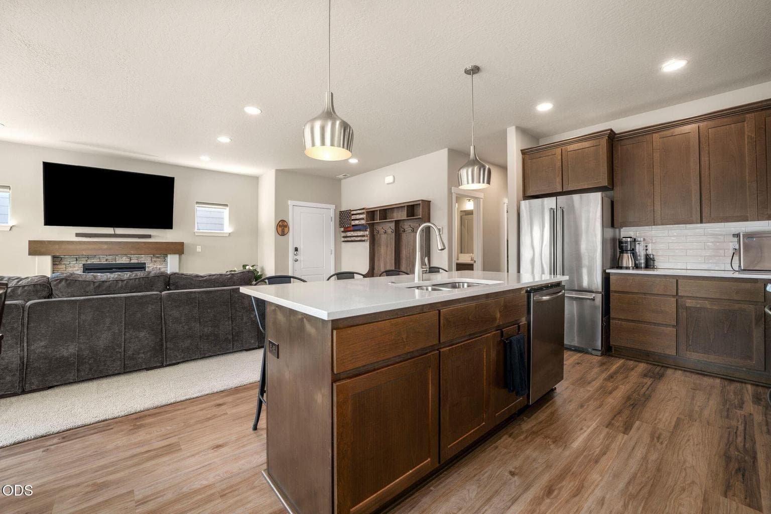 Photo of 2570 NW Spruce Place 13 of 42