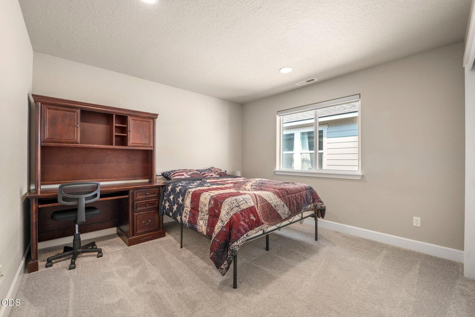 Photo of 2570 NW Spruce Place 27 of 42
